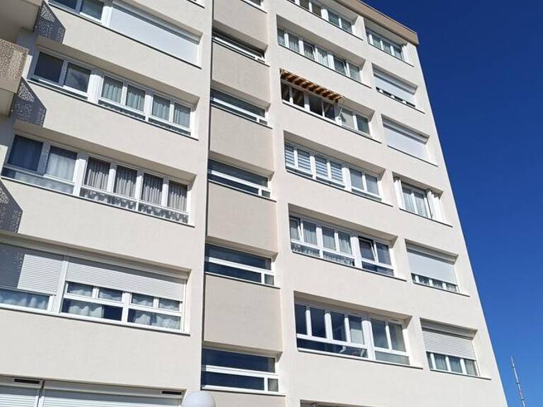 Dans résidence ravalée et isolée - Grand 2 pièces  — photo 1
