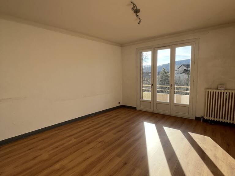 T3 AVEC BALCON + CAVE — photo 1