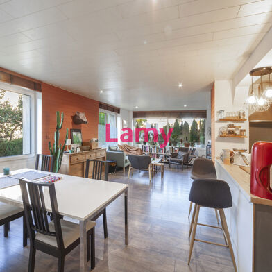 Appartement 6 pièces 260000 €