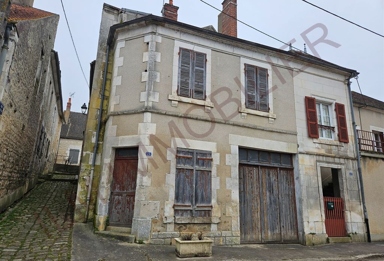 MAISON DE VILLAGE FACE RIVIERE YONNE 2H DE PARIS — photo 1