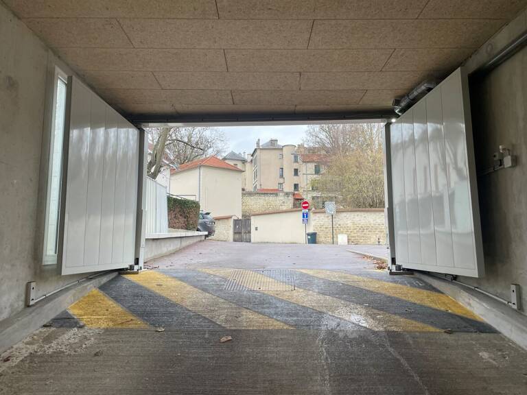 Parking — photo 1