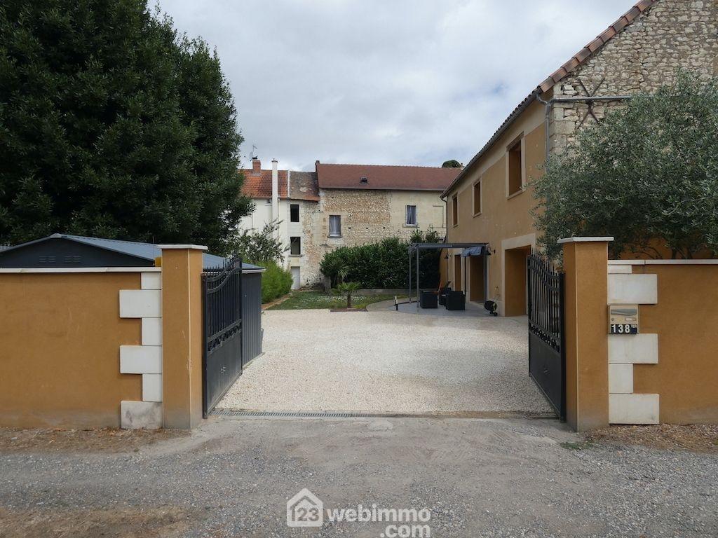 Photo Maison - 200m² - Châtellerault image 1/4