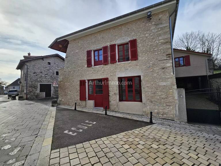 Appartement T3 - MORESTEL — photo 1