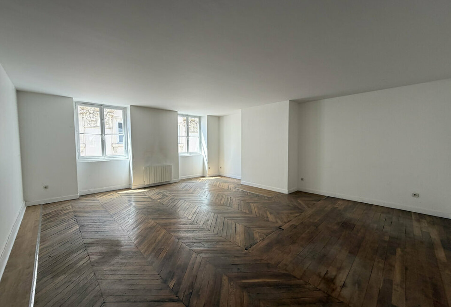 BUREAUX à LOUER — photo 1