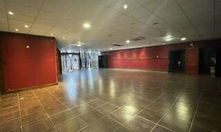 Commerce  370 m² à louer à Tours (37100)