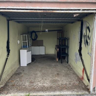 Garage  25630 €