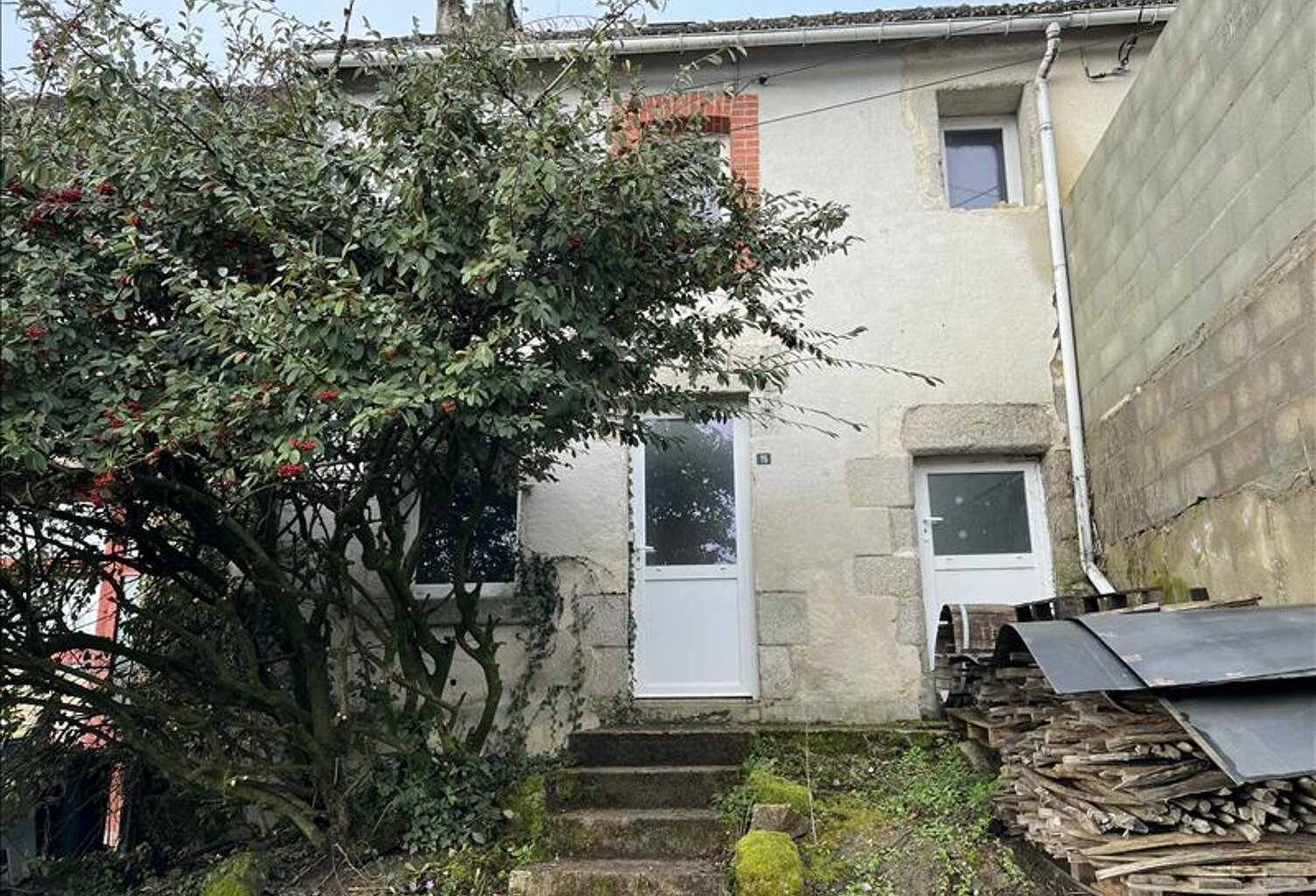 Maison en pierre de 5 pièces principales — photo 1