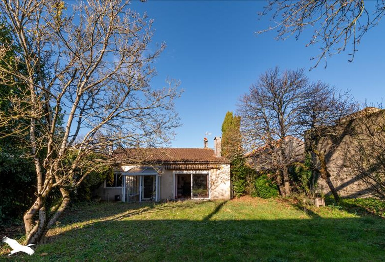 Maison en pierre de 6 pièces principales — photo 1