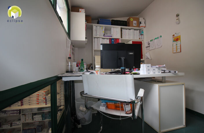 LOCAL COMMERCIAL + APPARTEMENTS MEZERIAT — photo 5