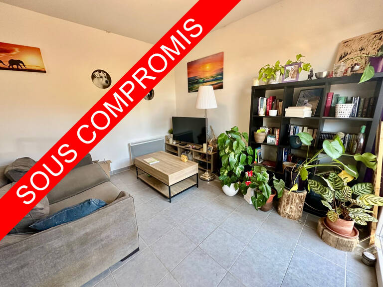 À Vendre   Charmant Appartement 3 Pièces avec Jardin à Saint — photo 1