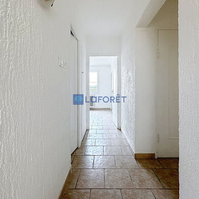 Appartement 3 pièces 123700 €