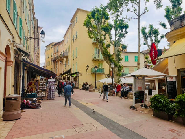 RESTAURANT RUE PIETONNE — photo du bien
