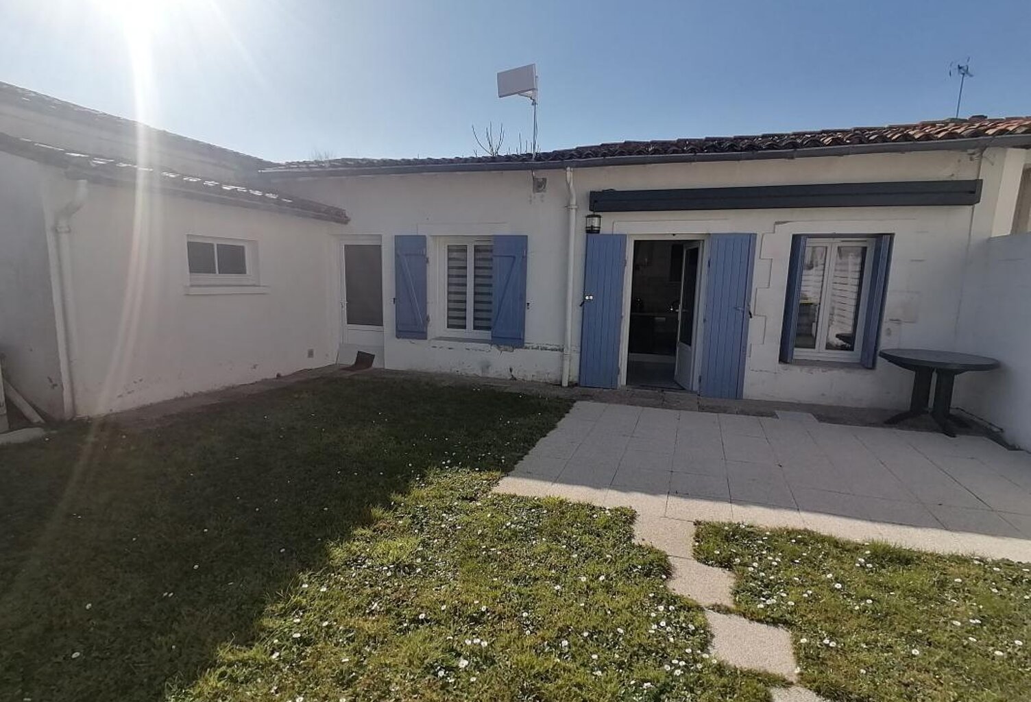 Maison Plain-Pied - Jardinet clos - Stationnement — photo 1