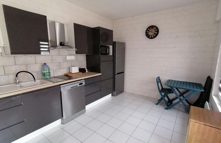 Maison Plain-Pied - Jardinet clos - Stationnement — photo 2