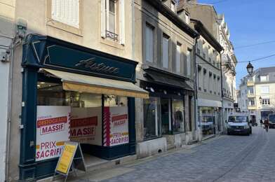 Immeuble  79000 €