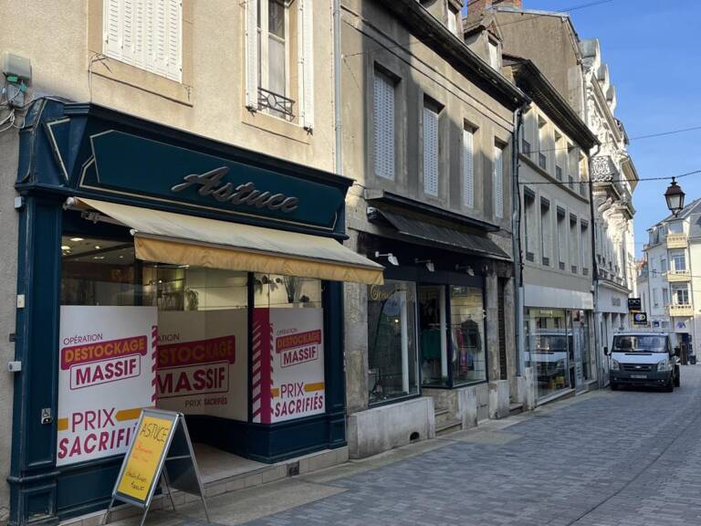 Immeuble à rénover à vendre en zone piétonne — photo 1