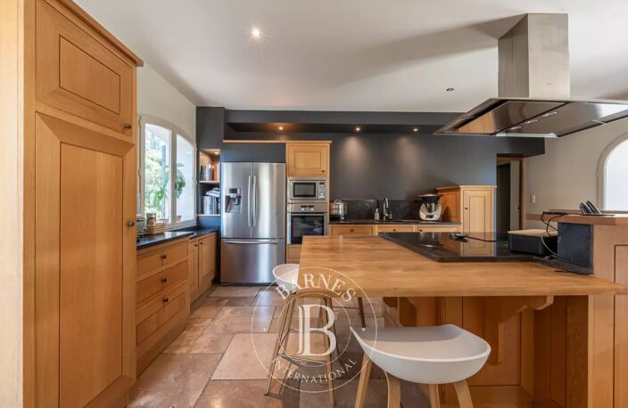 CABRIES - VILLA 200m²  - 4 CHAMBRES - JARDIN 2000m²  - PISCINE - — photo 4