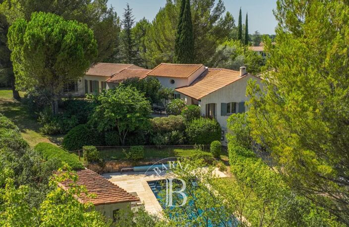 CABRIES - VILLA 200m²  - 4 CHAMBRES - JARDIN 2000m²  - PISCINE - — photo 5