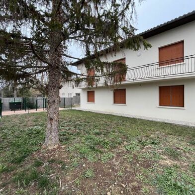 Appartement 4 pièces 275750 €