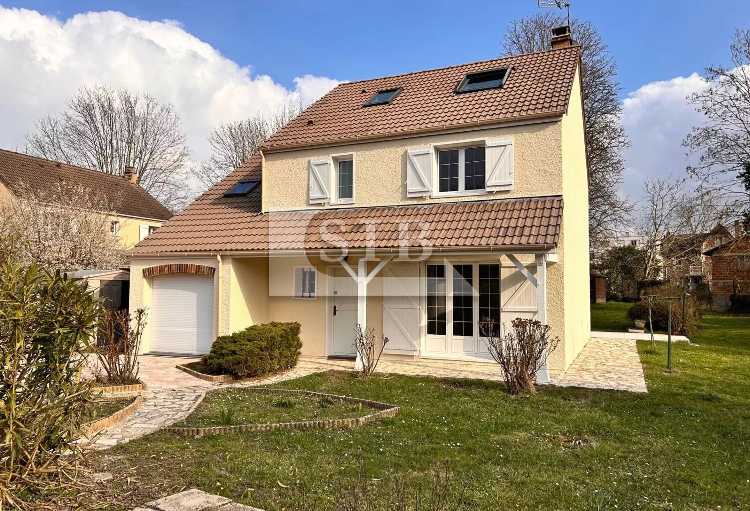 Maison 9 pièces avec grand jardin - 168m² — photo 1