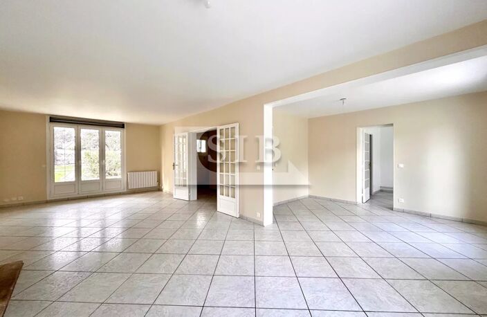 Maison 9 pièces avec grand jardin - 168m² — photo 4