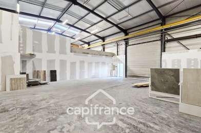 Bureau 2 pièces 2700 €