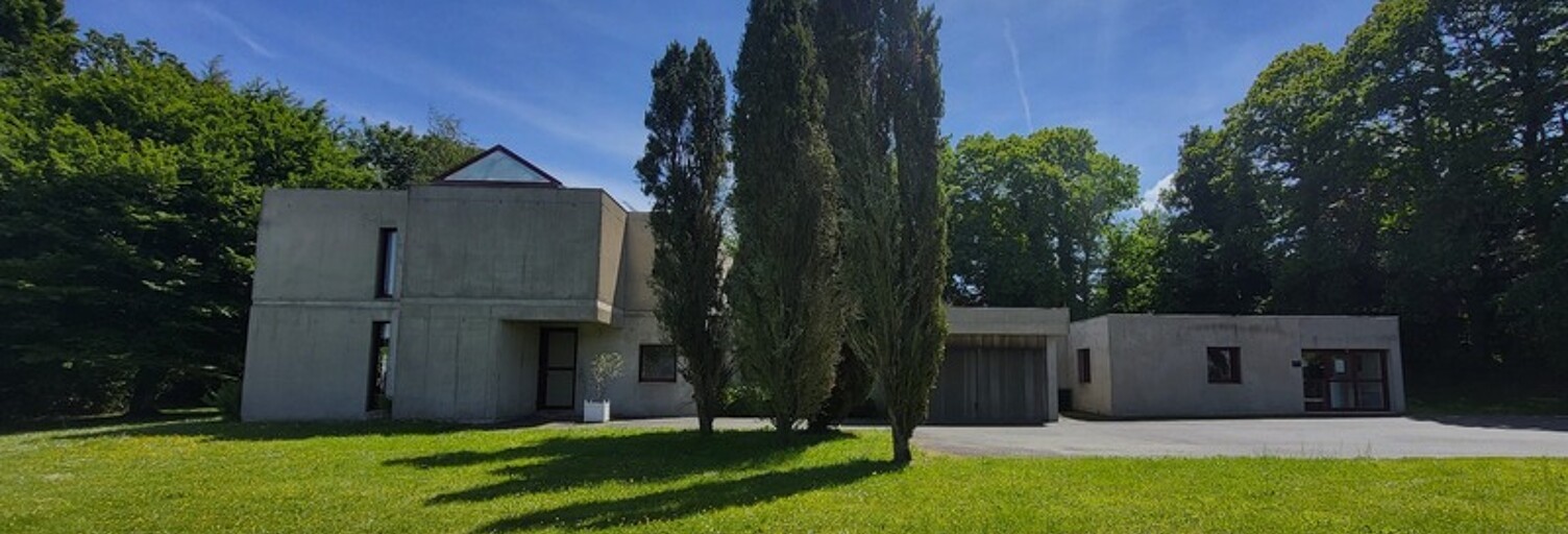 Maison 11 Pièces 250 m² à vendre à Scaër (29390)