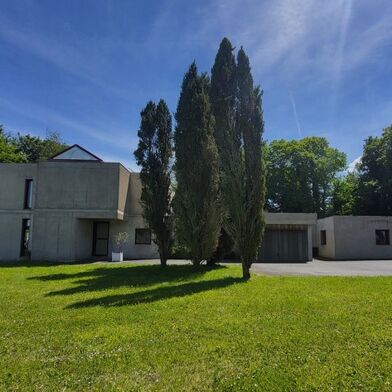 Maison 11 pièces 332800 €