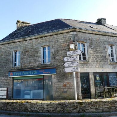 Immeuble  100530 €