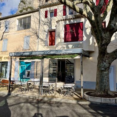 Commerce  300000 €