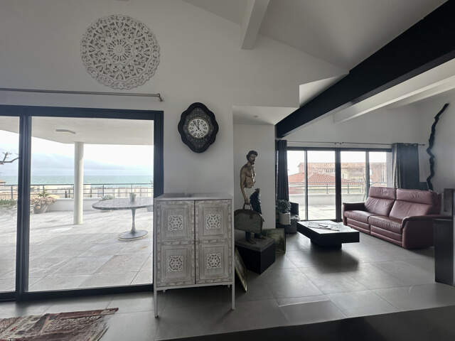 Rare à la Corniche une  maison sur toit avec  terrasse de 82 — photo du bien