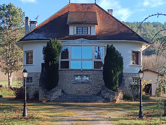 Maison traditionnelle 190 m2 avec grand terrain divisible de — photo du bien