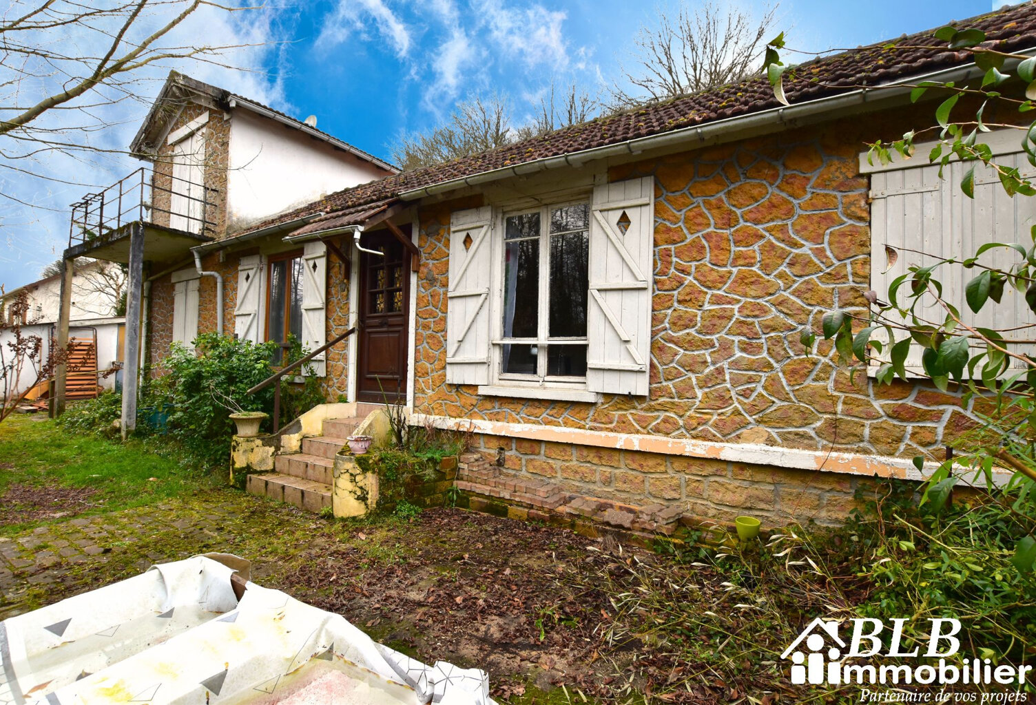 78690 LES ESSARTS LE ROI  Maison de 5 pièces avec TRAVAUX su — photo 1