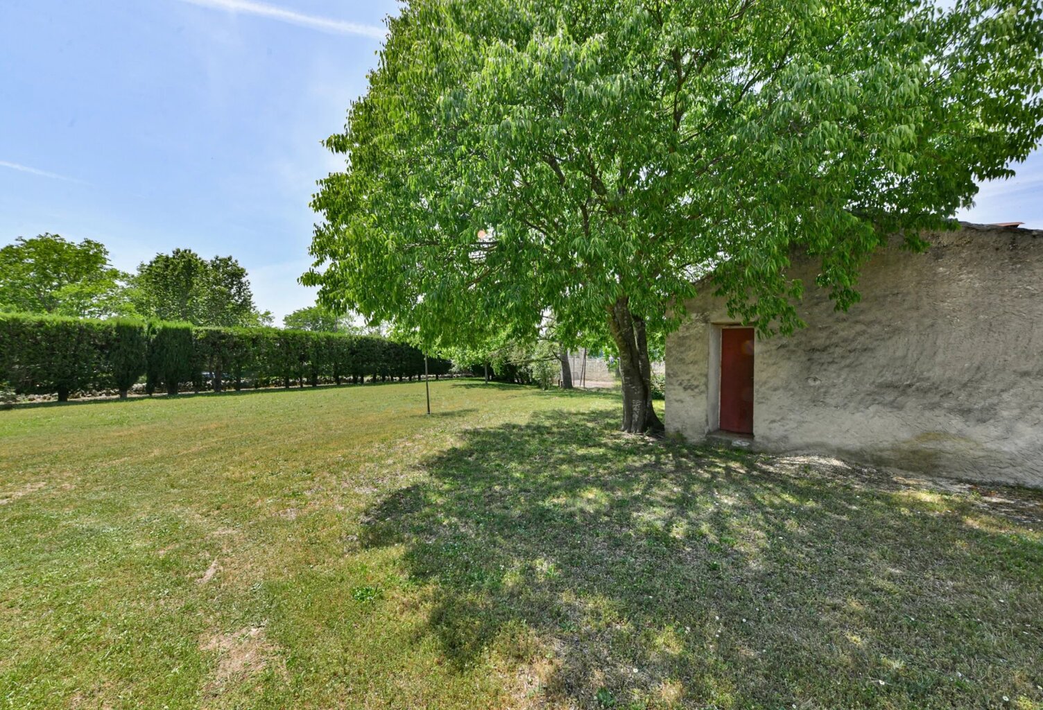 Mazet avec garage sur un terrain constructible de 900 m² — photo 1