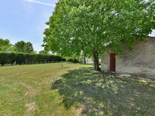 Mazet avec garage sur un terrain constructible de 900 m² — photo du bien
