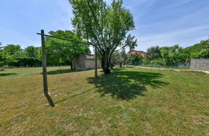 Mazet avec garage sur un terrain constructible de 900 m² — photo 2