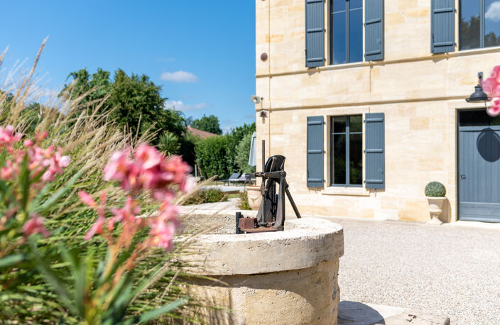EXCLUSIVITE - BELLE DEMEURE EN PIERRE - 260 M2 - 5 CH - 3359 — photo 3