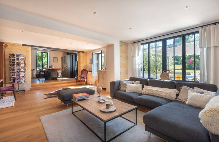 EXCLUSIVITE - BELLE DEMEURE EN PIERRE - 260 M2 - 5 CH - 3359 — photo 4