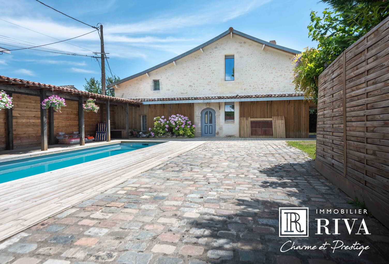 MAISON EN PIERRE ATYPIQUE - 300 M2 - HAB. INDEPEND. — photo 1