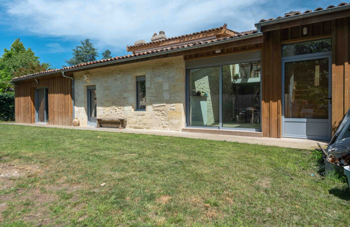 MAISON EN PIERRE ATYPIQUE - 300 M2 - HAB. INDEPEND. — photo 2