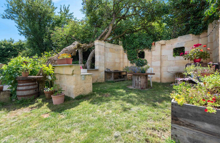 MAISON EN PIERRE ATYPIQUE - 300 M2 - HAB. INDEPEND. — photo 3