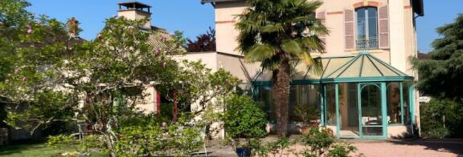 Maison 9 Pièces 208 m² à vendre à Paray-le-Monial (71600)