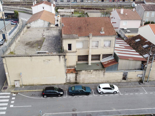 Ténement immobilier de 540m2 à repenser — photo du bien