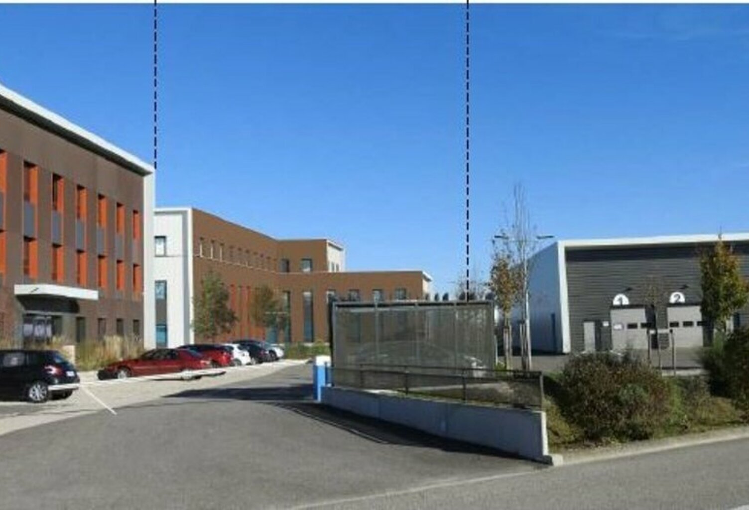 BUREAUX à LOUER — photo 1