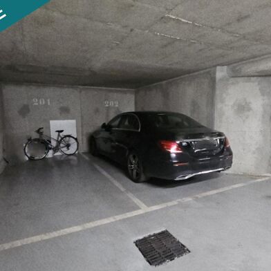 Garage  33000 €