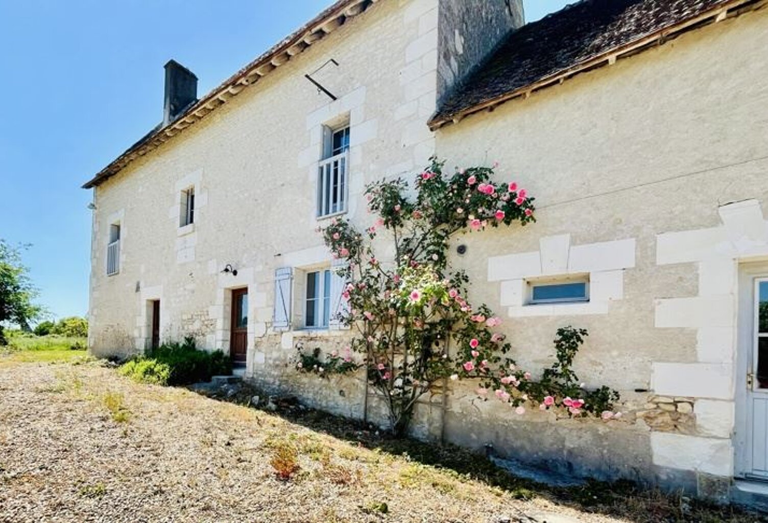 Maison en pierre de 7 pièces principales — photo 1