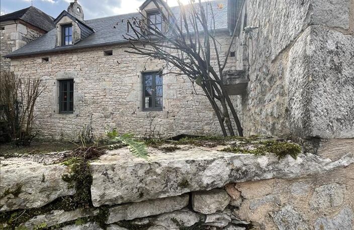 Maison en pierre de 1 pièces principales — photo 3