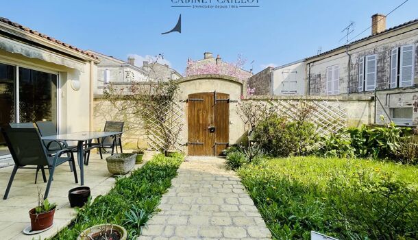 Villa / Maison 9 pièces  à vendre Saintes 17100