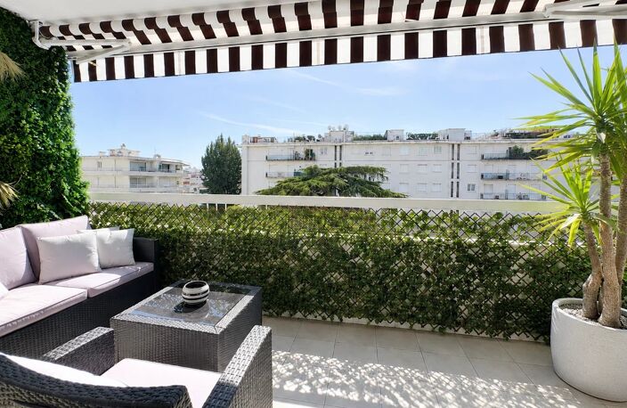 APPARTEMENT T3 AVEC GRANDE TERRASSE D'ANGLE BANANE — photo 2