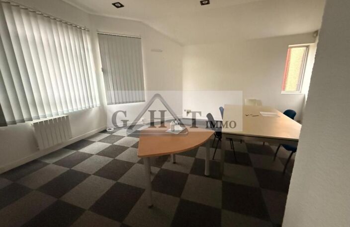 BUREAUX 300 M² A LOUER LINAS — photo 2